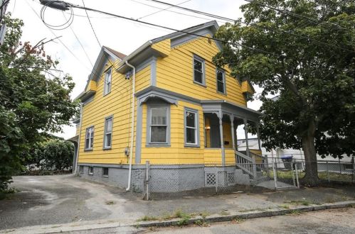 13 Quince St, Providence, RI 02905-1817