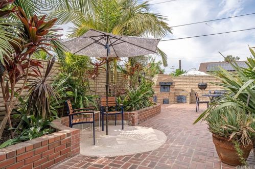 2860 Monroe Ave, Anaheim CA  92801-6034 exterior