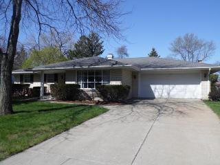 3284 Sage Dr, Rockford, IL 61114-5350