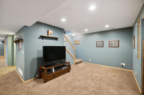 8009 Greenbriar Ln, Saint Paul MN  55125-8472 exterior