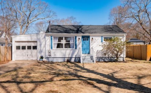 15 Cosett Rd, Warwick, RI 02886-8802