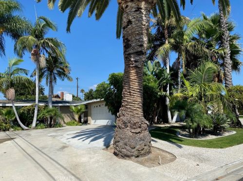 9741 Clearbrook Ln, Anaheim, CA 92804-3412