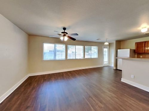 815 Dragonfly Dr, Conroe TX  77301-5501 exterior