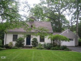 33 Intervale Rd, Tokeneke, CT 06820-3826