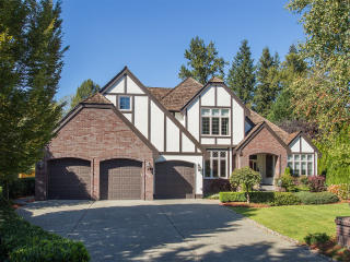 2435 267th Ct, Redmond, WA 98075-7927