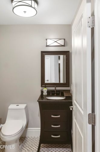 1011 Calle Azul, Glendale CA  91208-3010 exterior