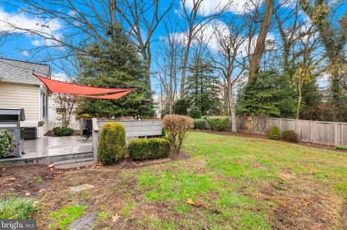 322 Northwest Dr, Silver Spring MD 20901-1431 exterior