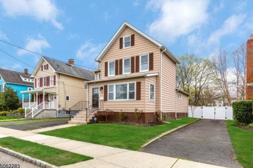 138 Cedar St, South Bound Brook, NJ 08880-1348