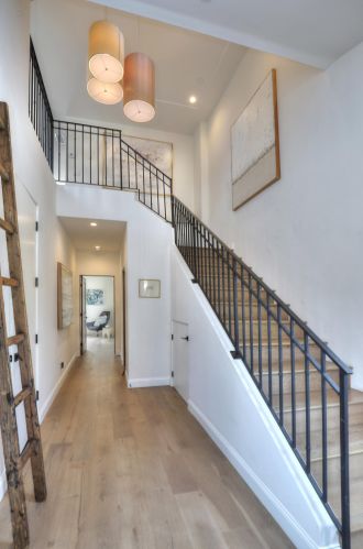 121 Junipero St, Santa Barbara, CA 93105-3580