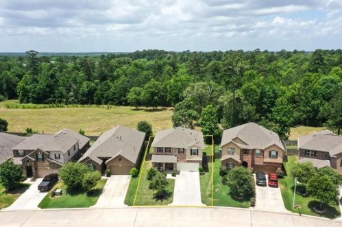 1972 Elkington Cir, Conroe, TX 77304-1885