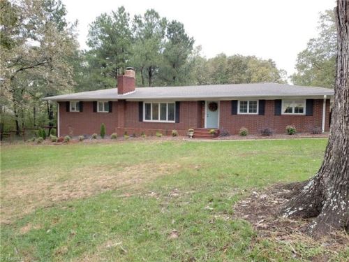 317 Hub Morris Rd, Asheboro, NC 27203-3015