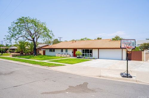 1237 Eisner Pl, Anaheim CA  92801-4704 exterior