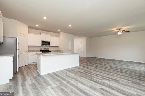 158 Avondale Blvd, Conyers GA  30013-5115 exterior