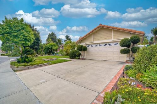 3354 Tournament Dr, Oceanside, CA 92056-1709
