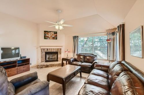 13212 Adonis Dr, Austin TX  exterior