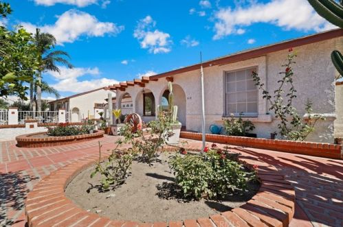 515 Townsend St, Santa Ana CA 92703-2838 exterior