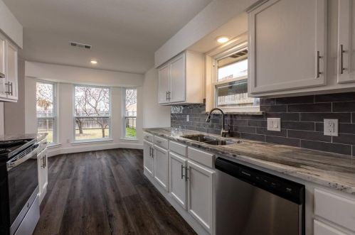 7621 Pear Tree Ln, Fort Worth TX  76133-7462 exterior
