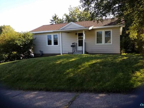 228 Chisholm St, Duluth, MN 55803-1517
