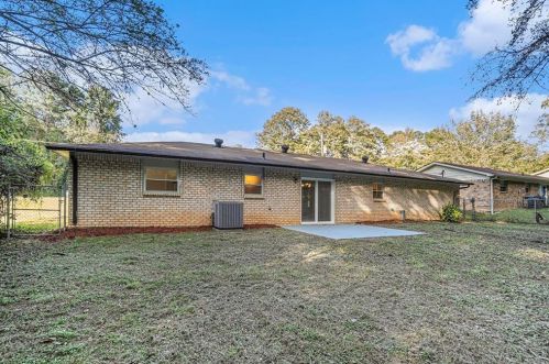 4776 Apache Trl, Atlanta GA  30331-7002 exterior