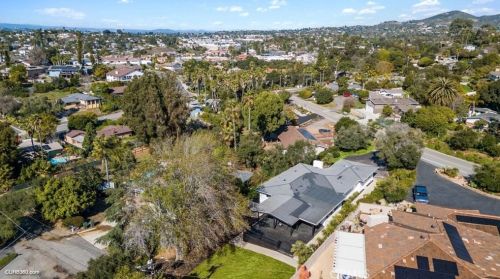 915 Alta Vista Dr, Vista CA  92084-5517 exterior