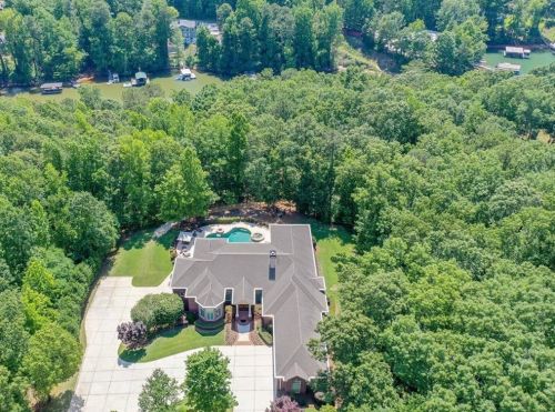 5040 Blackberry Ln, Buford, GA 30518-1579