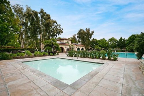 15 Salton, Irvine CA  92602-2425 exterior