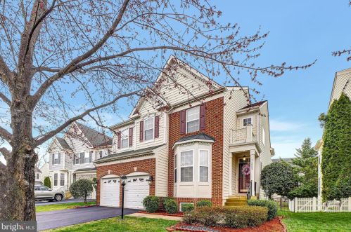 2683 Cast Off Loop, Woodbridge VA  22191-6053 exterior