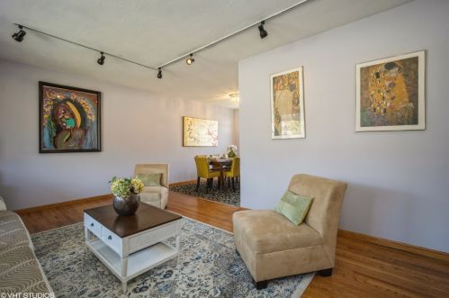864 Cambridge Dr, Buffalo Grove, IL 60089-4308