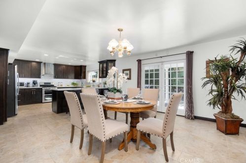1851 Greenbriar Rd, Glendale CA  91207-1064 exterior