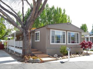 2304 Edinburgh Ave, Bishop, CA 93514-2012