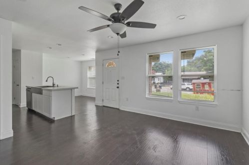 932 Davis Ave, Fort Worth TX  76104-6049 exterior