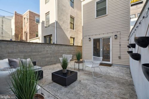 630 Catharine St, Philadelphia PA  19147-2937 exterior