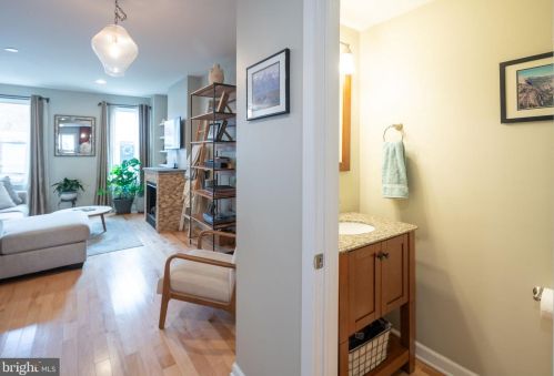 1613 Manton St, Philadelphia PA  19146-3029 exterior