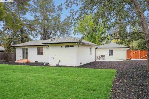 1867 Pleasant Hill Rd, Concord CA  94523-4040 exterior