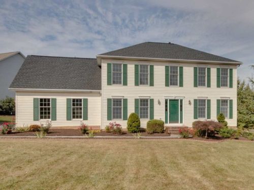 1521 Gilmer Cir, Harrisonburg, VA 22801-7331