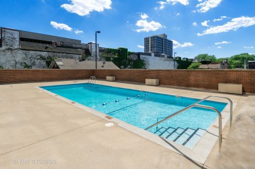 1636 Wells St, Chicago IL  60614-6037 exterior