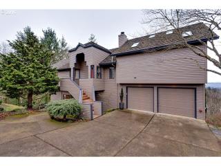 8546 Reed Dr, Portland, OR 97229-4114
