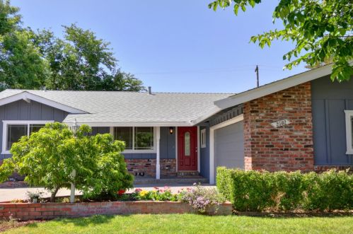 2502 Clemson Dr, Davis, CA 95618-1524