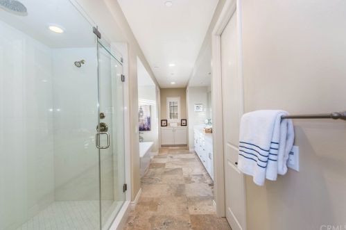 18 Shadybend, Irvine CA  92602-0844 exterior