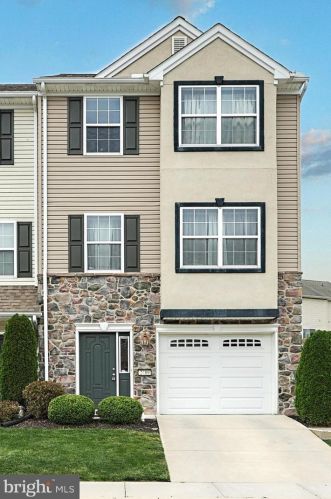 2489 Schultz Way, York, PA 17402-4918