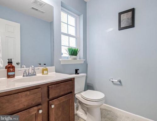 319 Devon Dr, Lancaster PA  17603-4609 exterior