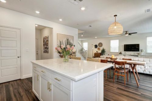 9979 Asilomar Ln, Elk Grove CA  95757-2549 exterior