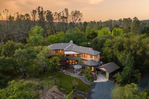 5986 Sandstone Ln, Browns Valley, CA 95918-9662