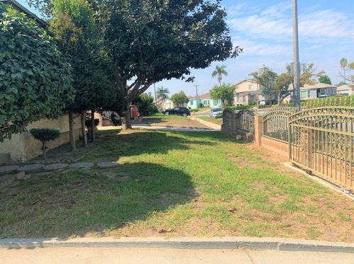 2726 Tichenor St, Compton, CA 90220-3945