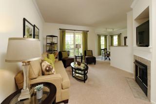 13800 Jefferson Park Dr, Herndon VA  20171-4715 exterior