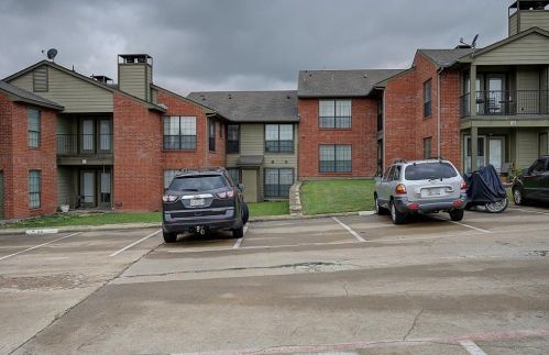 5905 Lake Hubbard Pkwy, Garland TX  75043-4568 exterior