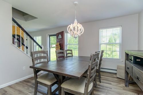 15 Bartlett Meadow Dr, Killingly CT  06241-1847 exterior