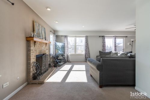 21427 Abbey Ln, Joliet, IL 60403-1492