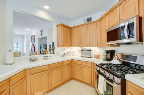 7948 Shadow Trails Ln, Riverside CA  92509-7007 exterior