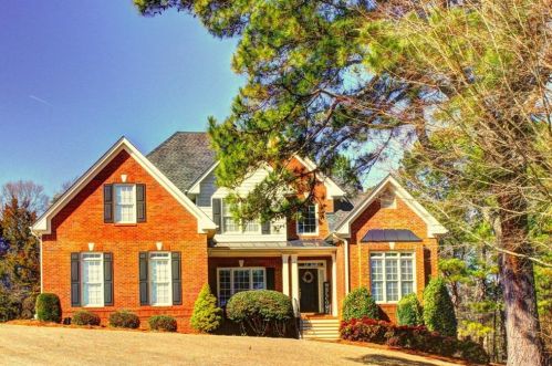 5615 Mccullers Ln, Loganville, GA 30052-2990